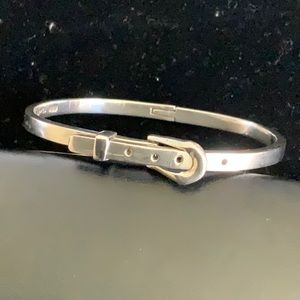 Sterling silver buckle hinged bracelet